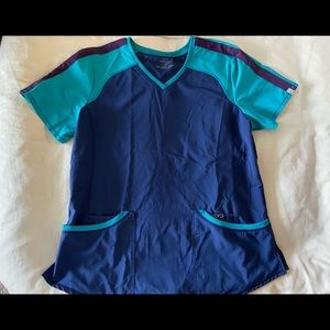 Cherokee Infinity Scrub Top- Size L